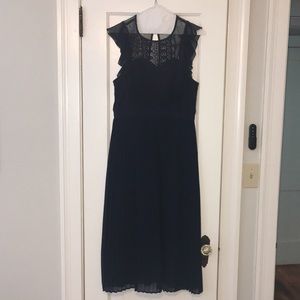 Size Medium ModCloth Navy Embroidered Midi dress